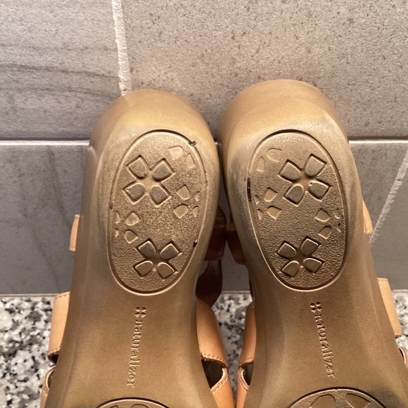 Naturalized No 5 Comfort Wedge Sandals Size 7.5 - Picture 7 of 10